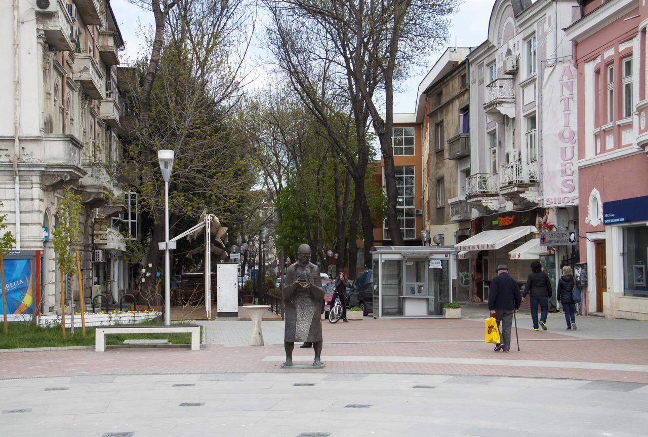 Gagarin House Ostello Varna Esterno foto